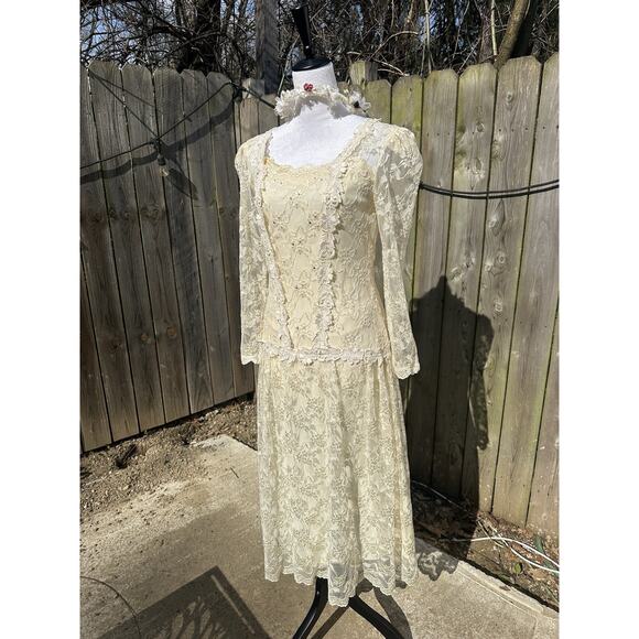 Vintage 70's Greenco Maid Wedding Dress Ivory Lace With Veil Long Sleeve Size 4 - Picture 2 of 16